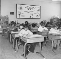 P114 S8 SS1 D12 P2 1974    cole Bor  ale 1er avril